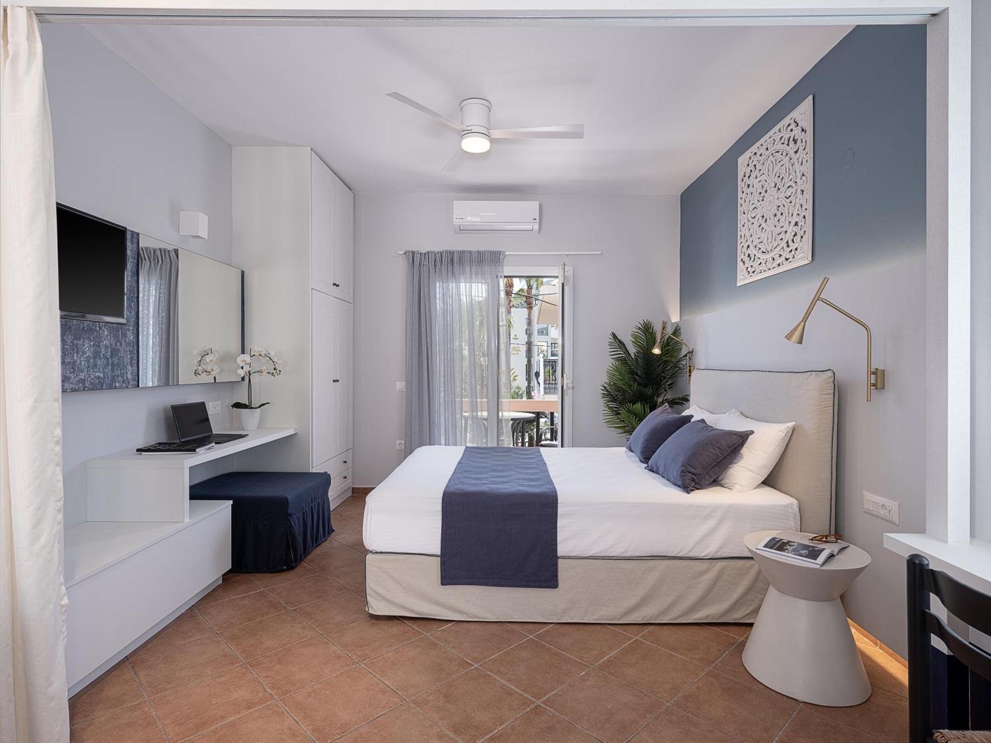 Elena Seafront Luxury Apartments Almirida Esterno foto