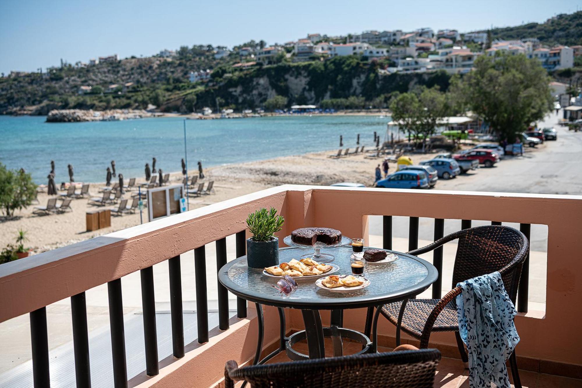 Elena Seafront Luxury Apartments Almirida Esterno foto