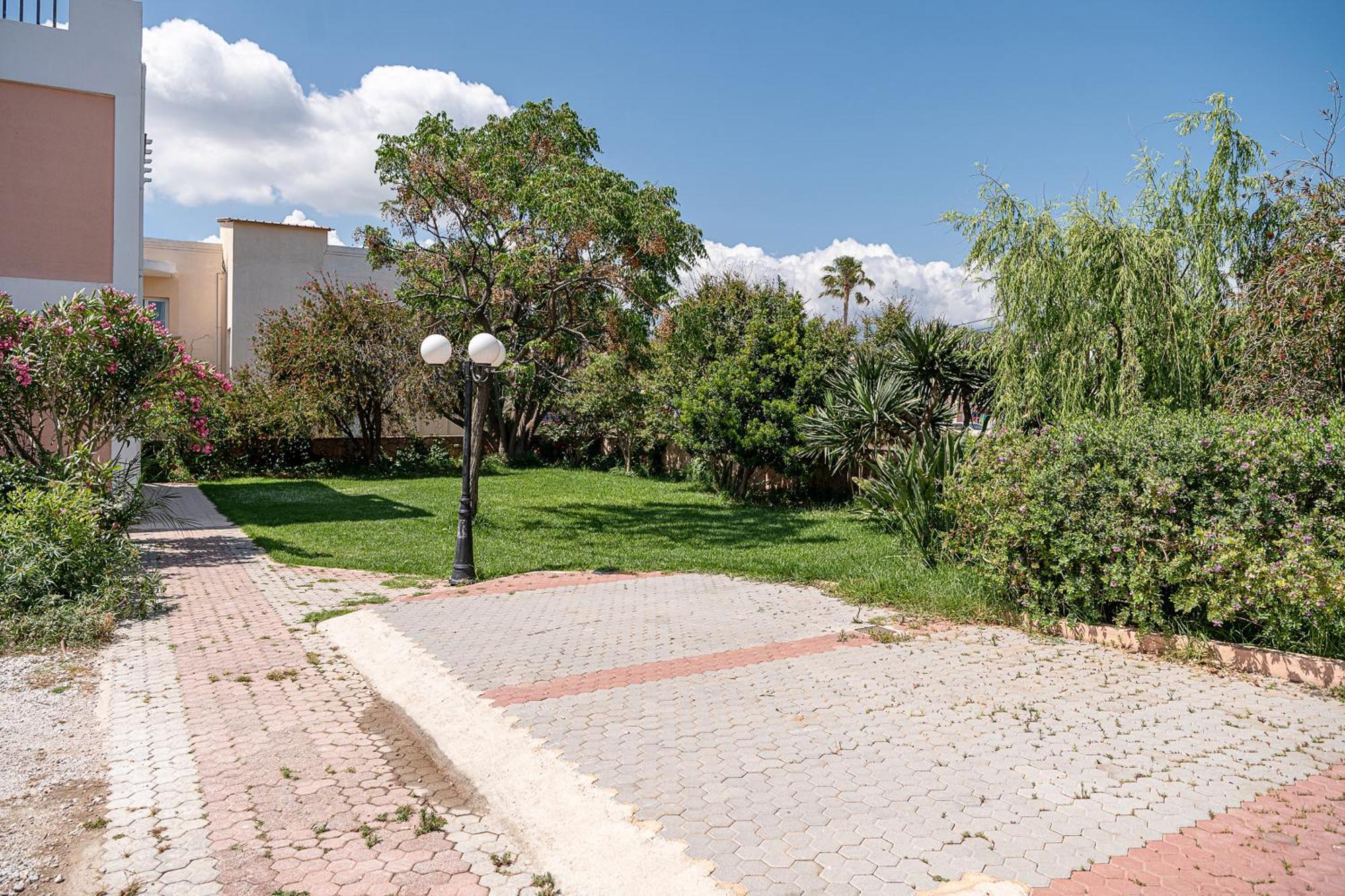 Elena Seafront Luxury Apartments Almirida Esterno foto